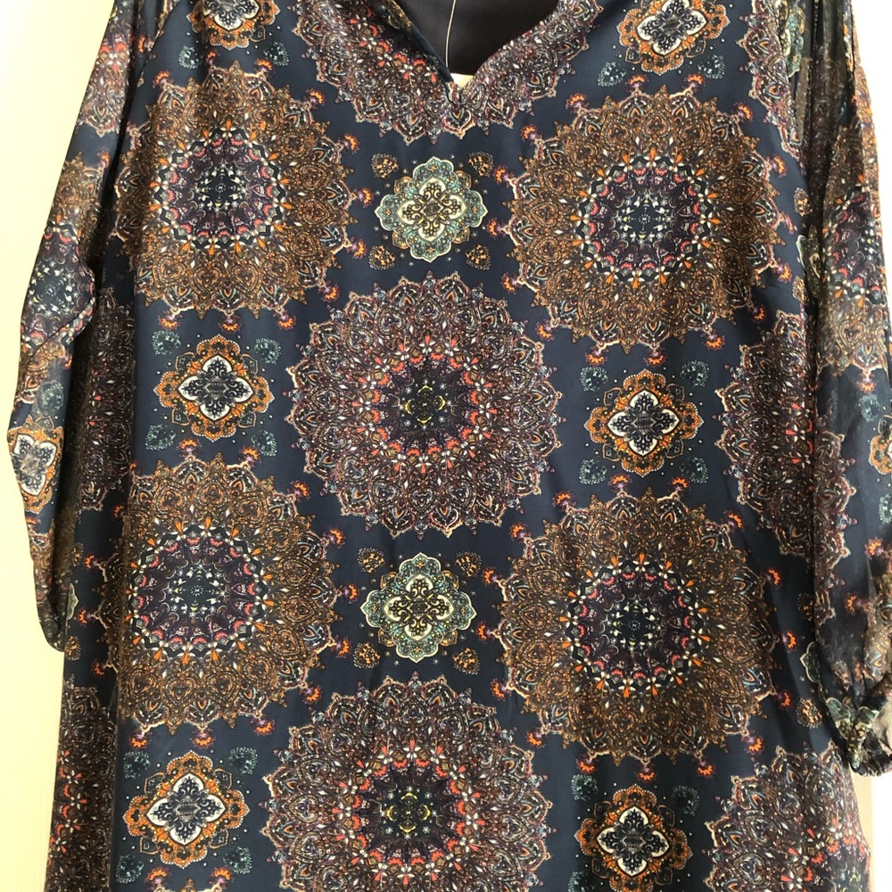 MIDI dress with beautiful print and several colors.